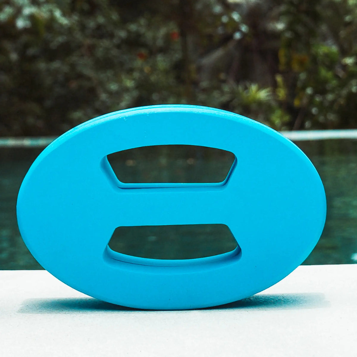 Paire de disques aquatiques pour exercices de résistance et rameur.